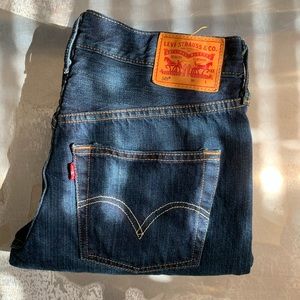 Levi’s 501 Dark Wash Mom Jeans !